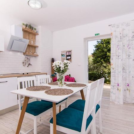 Appartamento Apartman Sun Solin Esterno foto